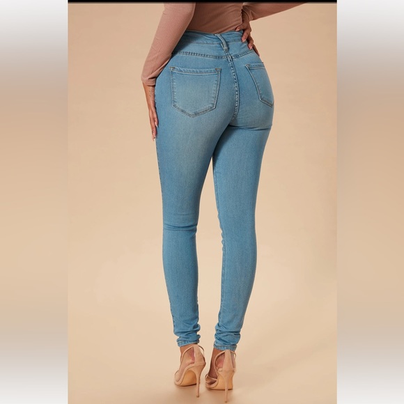 Classic High Waist Skinny Jeans - Light Blue Wash - Picture 4 of 6
